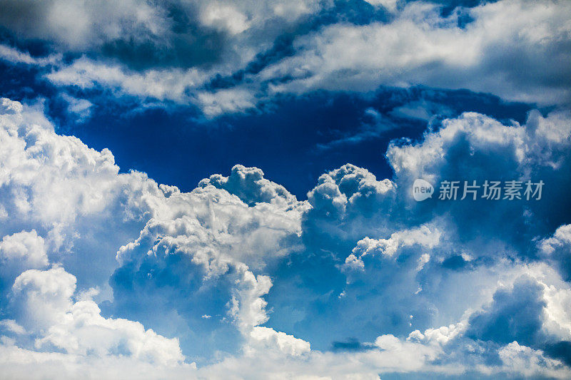 一个简单的云景，就像在加斯比西拍摄的。