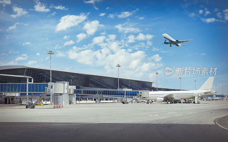赫尔加达国际机场