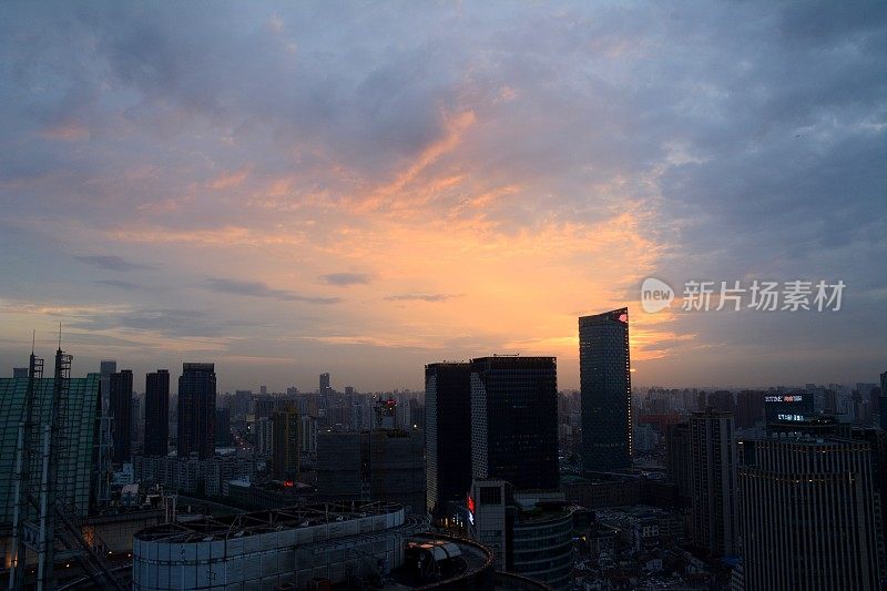 夕阳下的浦西天际线，中国上海
