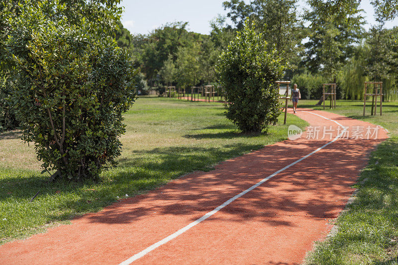 公园内的跑步道