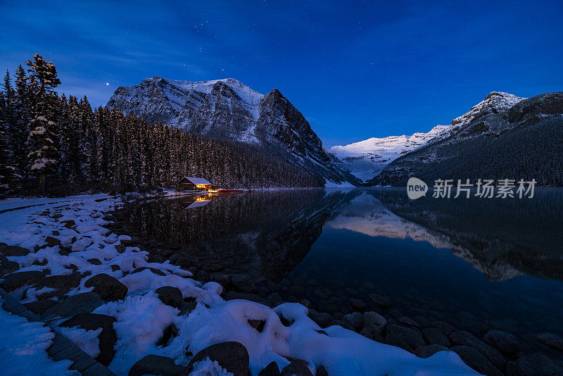 在露易丝湖的冬夜