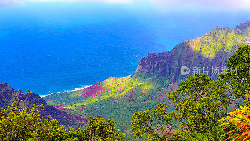 夏威夷的考艾岛卡莱帕山脊