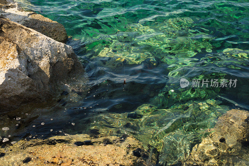 靠近水面的鱼饵，爱琴海，希腊