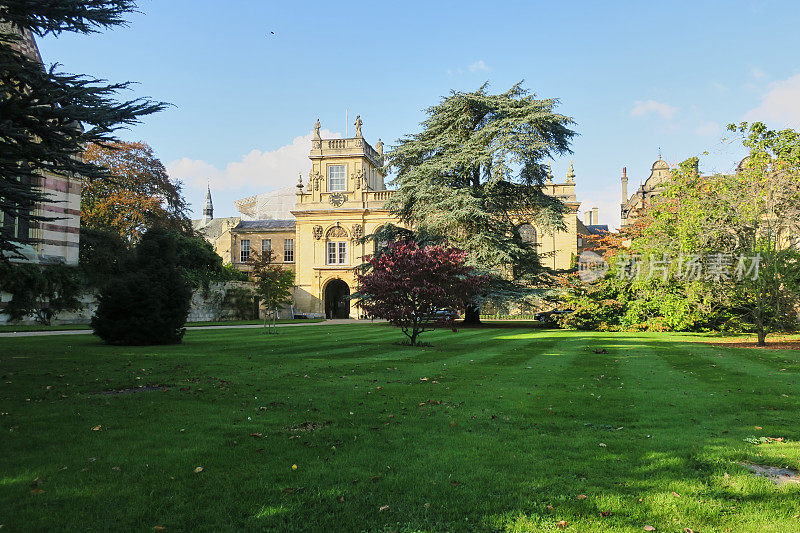 牛津大学校园的花园