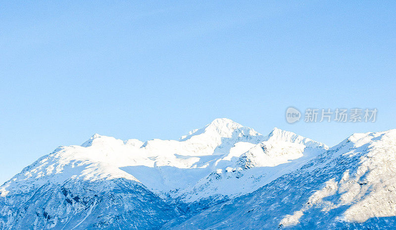 阿拉斯加的雪山