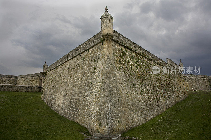 圣纳特尔堡。葡萄牙查维斯的围墙。