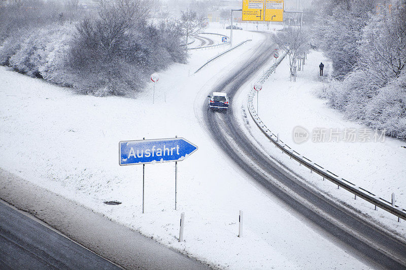 德国高速公路大雪