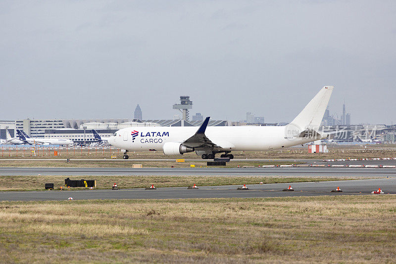 LATAM货运公司的波音767-300F