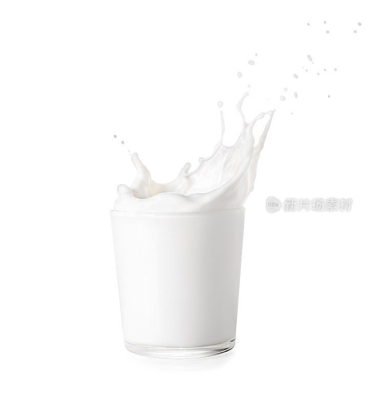 一杯溅着的牛奶