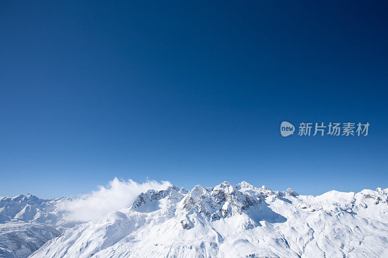 阿尔卑斯山的雪峰,