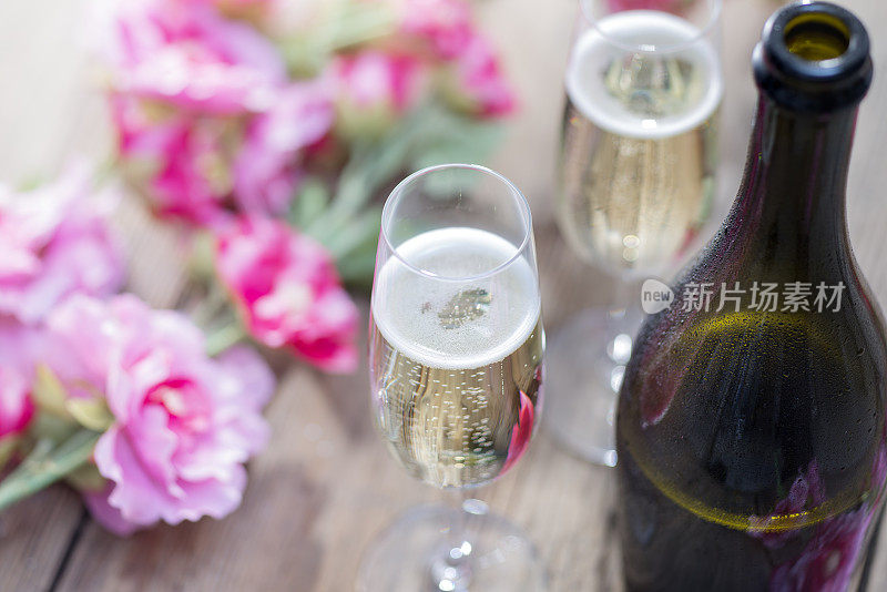 花园里的Prosecco