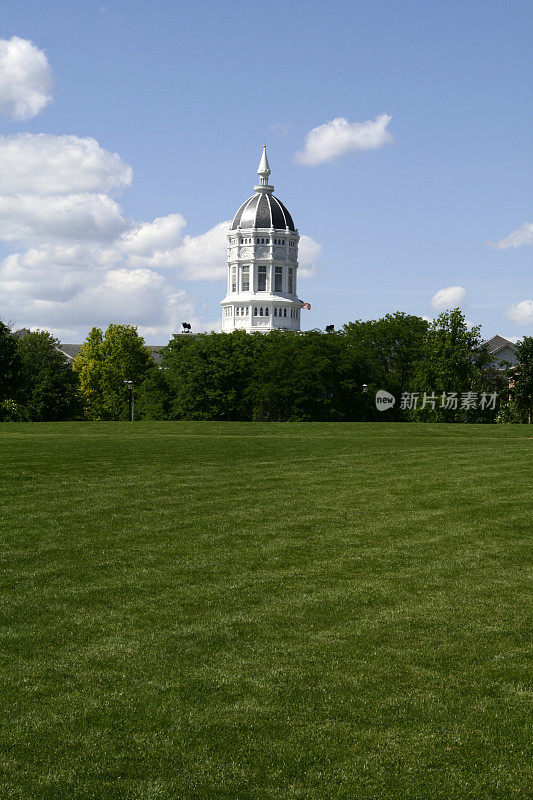 大学的草坪