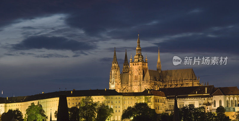布拉格城堡之夜