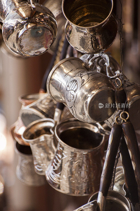 铜制品桶，壶和箱子