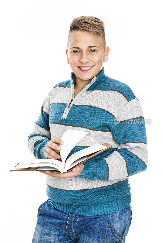 可爱的十几岁的学生男孩如何持有学校的书