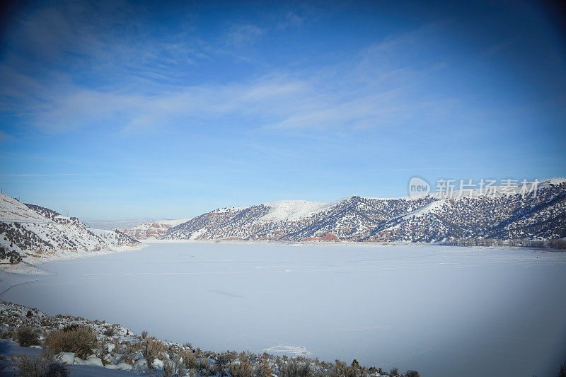 冻山湖