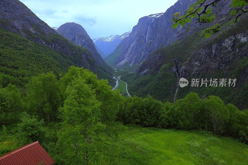 纳罗伊达伦山谷从上面的斯托尔海姆景观全景，挪威，斯堪的纳维亚