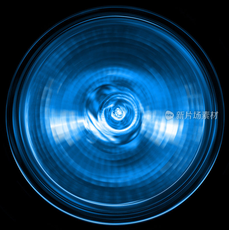 蓝光漩涡-特写的一个旋转的时间隧道