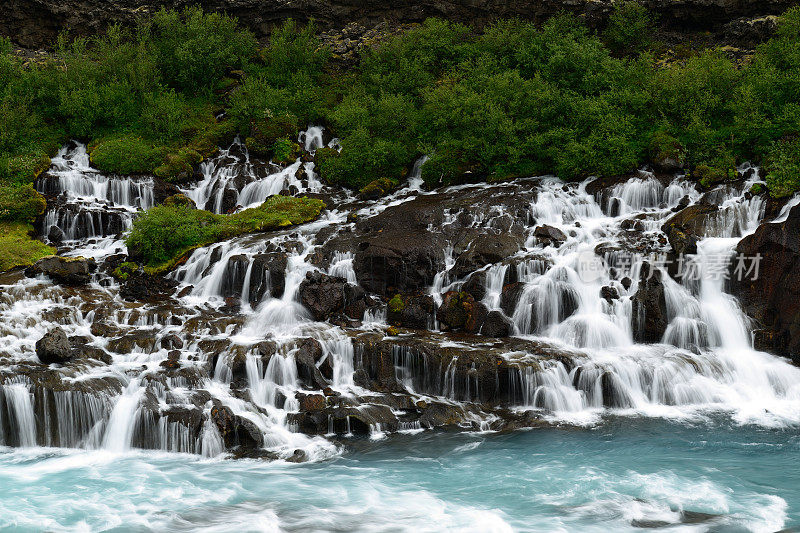 冰岛Hraunfossar和Barnafoss的风景