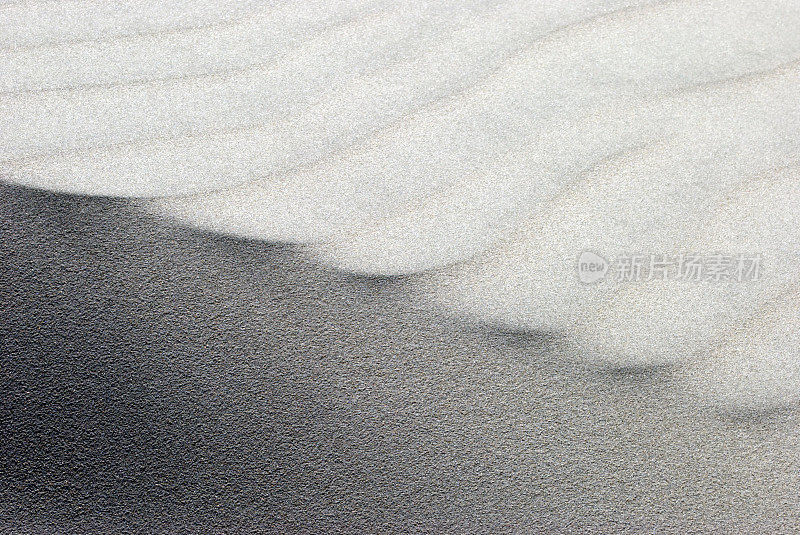 沙丘上的涟漪。