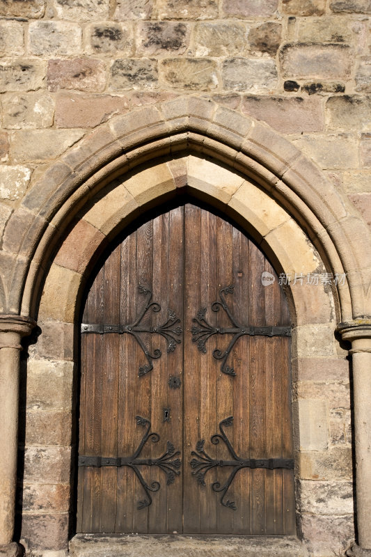 古老的中世纪的门口
