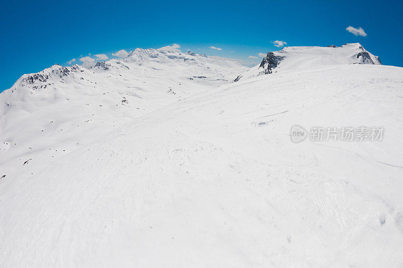Tignes山滑雪区全景