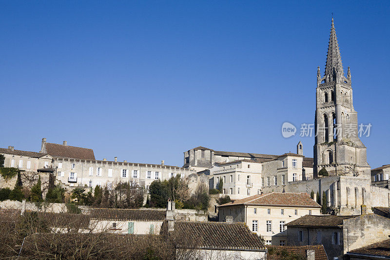 圣爱美浓教堂塔，法国和城市景观