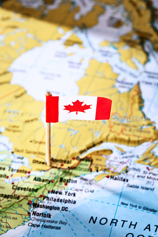 加拿大地图上的加拿大枫叶国旗