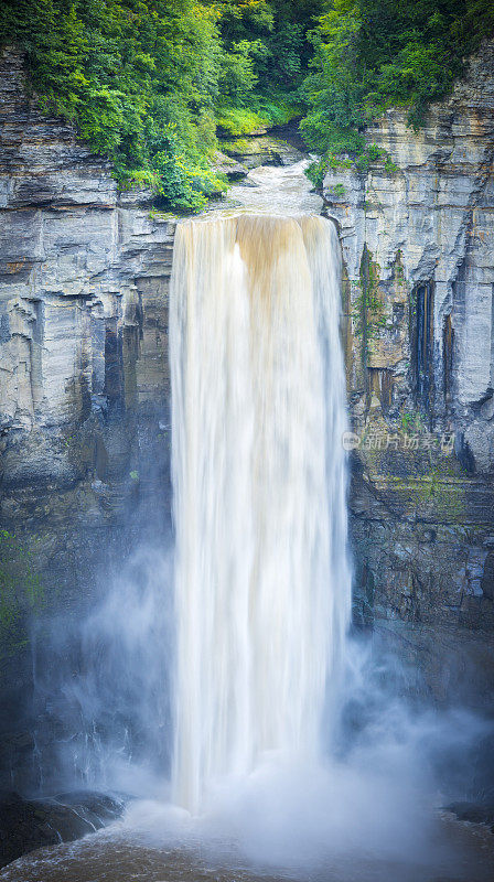 纽约州公园的Taughannock瀑布