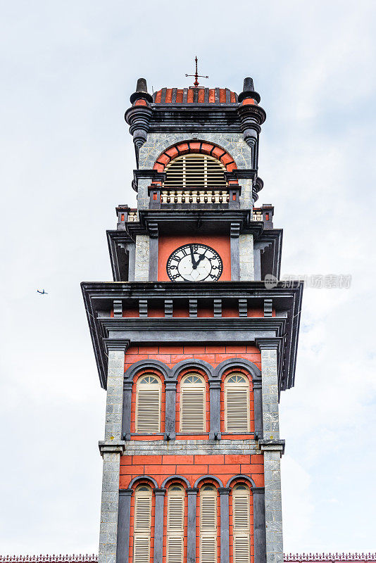 特立尼达和多巴哥西班牙港女王皇家学院的钟楼，特立尼达和多巴哥最负盛名的学校