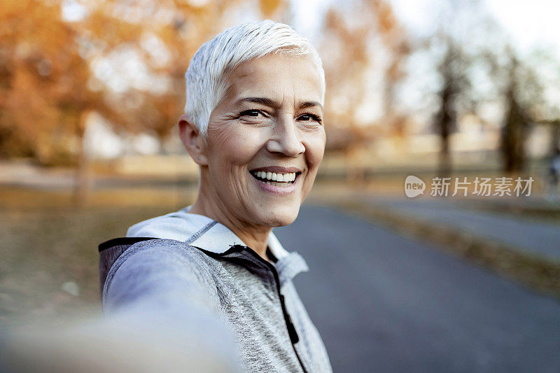 谁说自拍只适合年轻人?