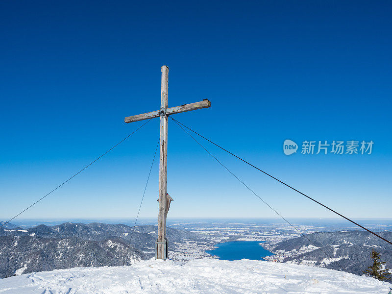 泰根西湖的山峰