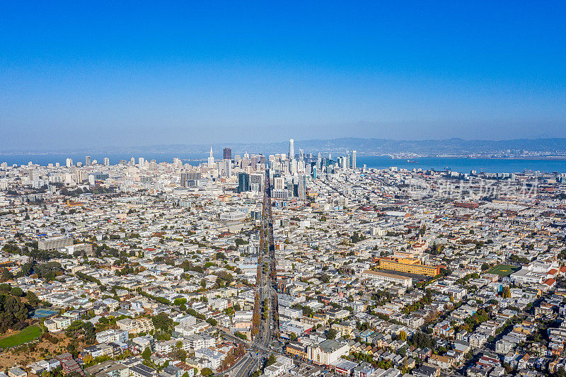 宏伟的旧金山天际线鸟瞰图