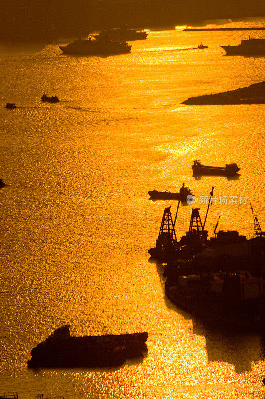 2007年5月25日在香港维多利亚港的浮筒船