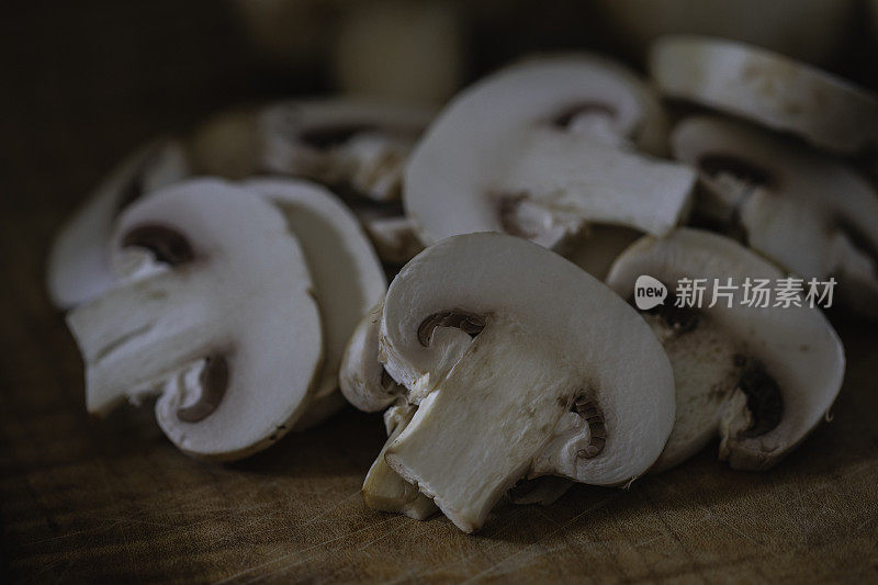鲜切白蘑菇