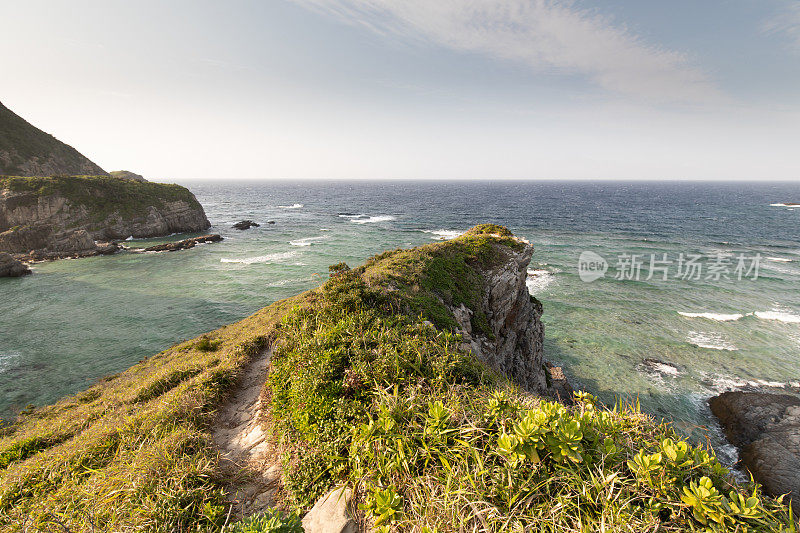 扎米岛海边悬崖