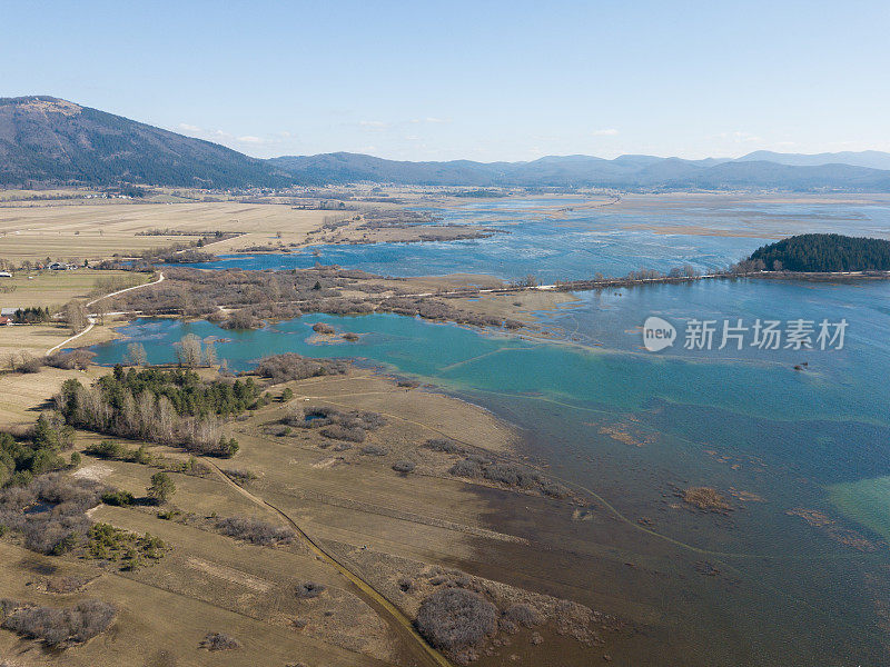 淹没的景观从上面