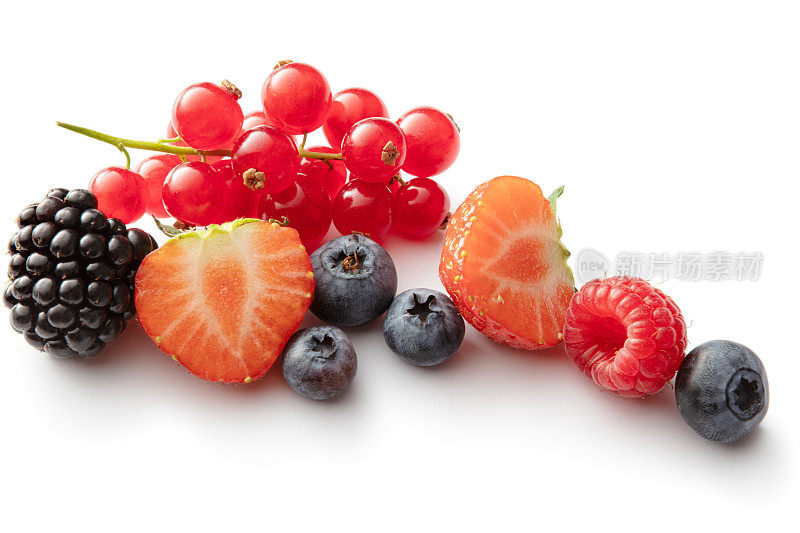 水果:蓝莓，草莓，黑莓，覆盆子和红醋栗孤立在白色背景