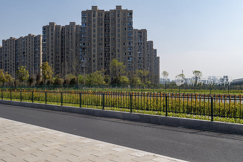 空荡荡的城市道路