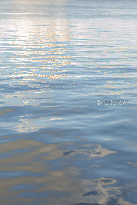 棕榈滩的水波，从棕榈滩岛看海岸间水道