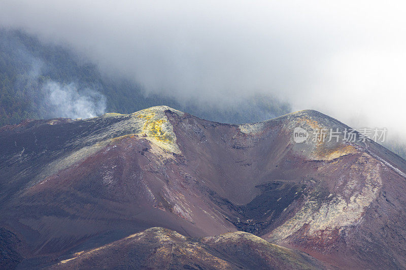 火山喷发从拉帕尔马，康伯雷Vieja喷气孔
