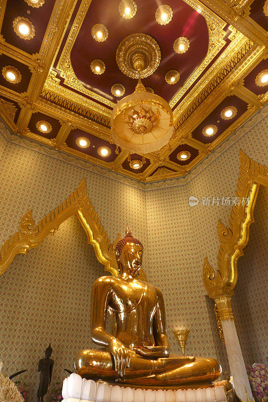 曼谷佛寺的金佛像