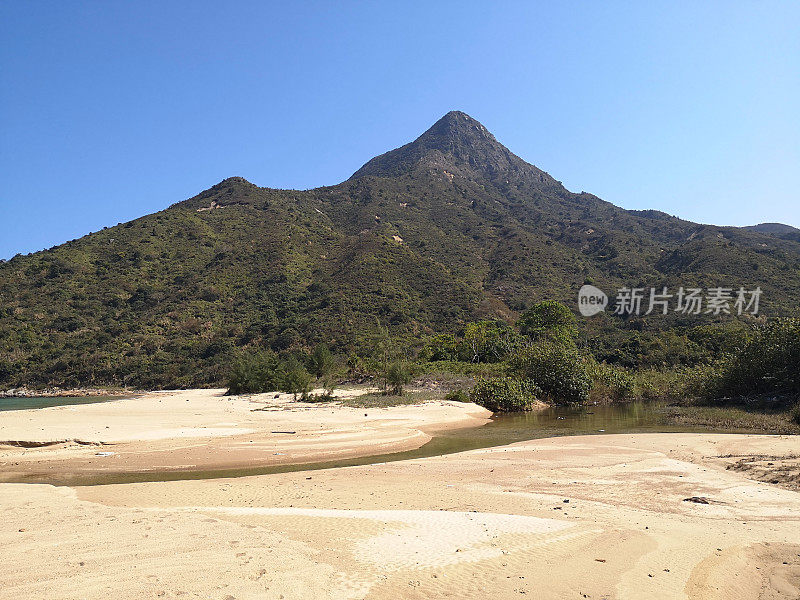 西贡东郊野公园南社湾泳滩及尖峰