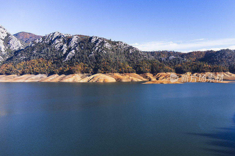 沙斯塔湖，加利福尼亚