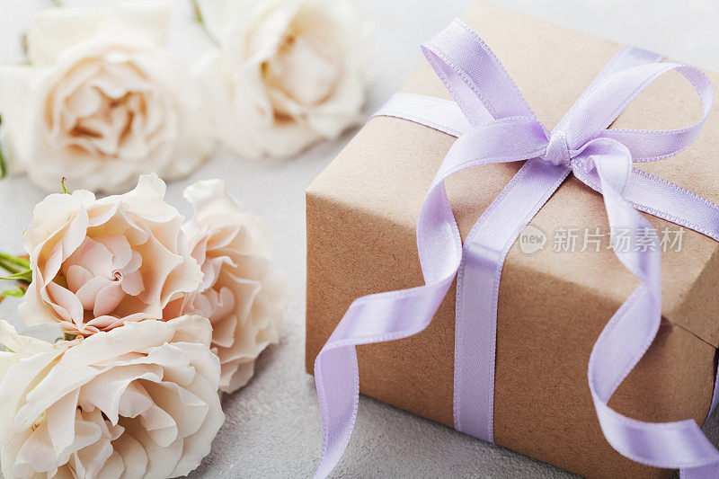 玫瑰花作为生日礼物，妇女或母亲节。