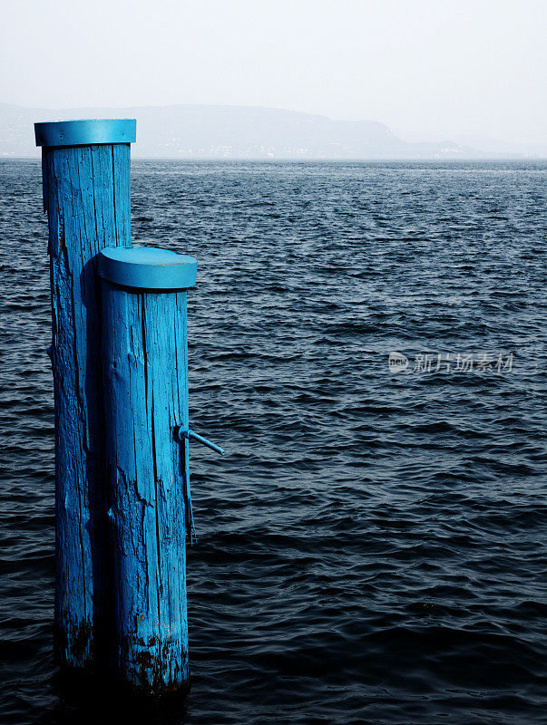 蓝的湖