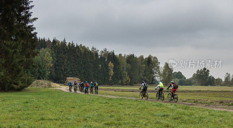 下奥地利的大雾山地自行车运动
