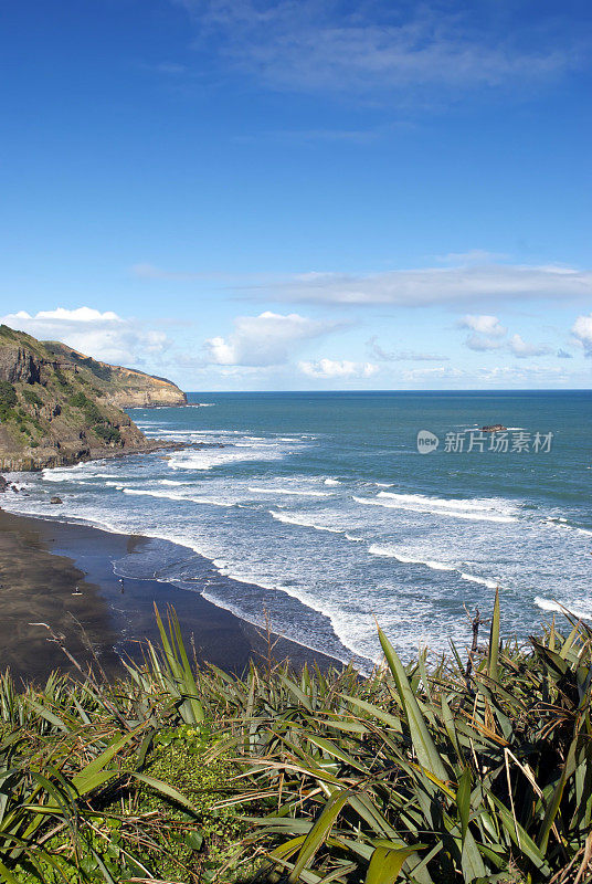 新西兰奥克兰穆拉瓦伊海滩附近的毛利湾