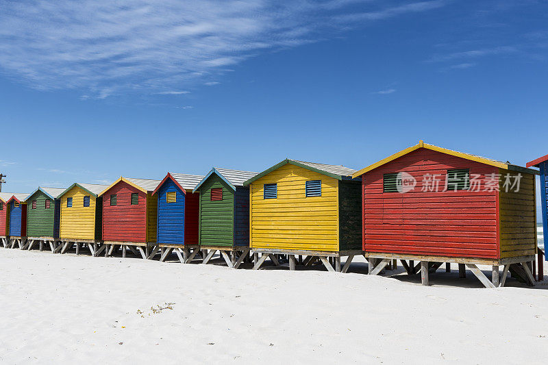 南非开普敦Muizenberg多彩的海滩小屋