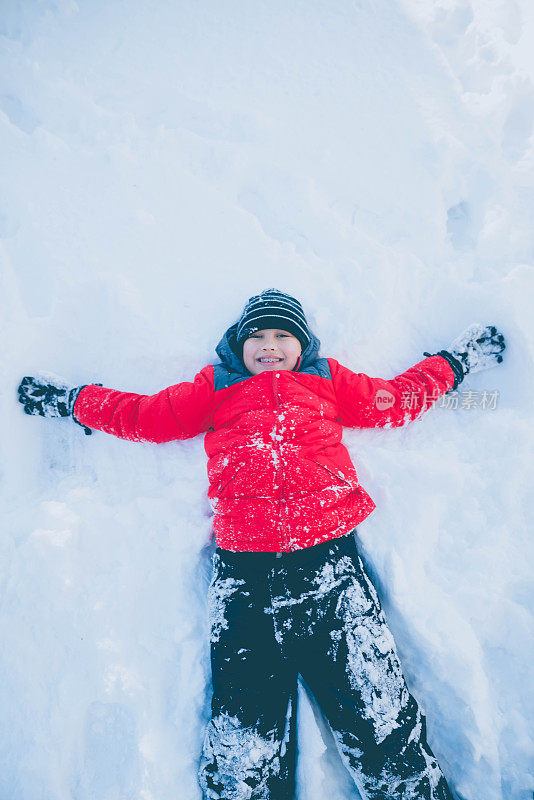 雪中的小天使